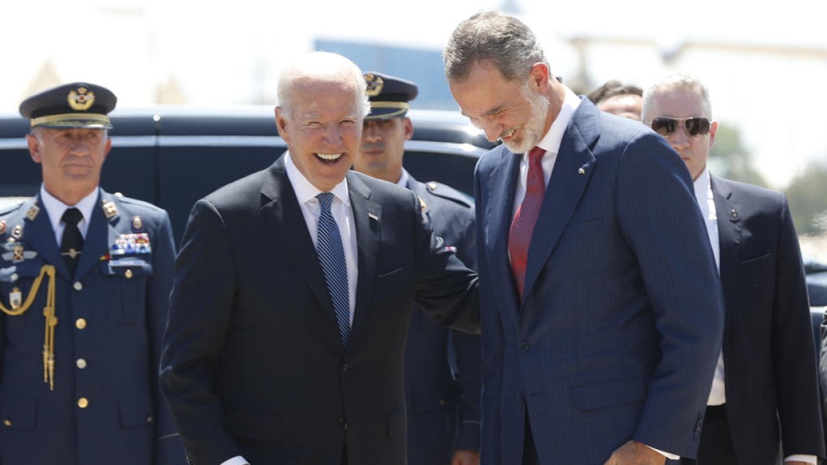 El rei Felip VI rep Biden a Madrid per a la cimera de l'OTAN