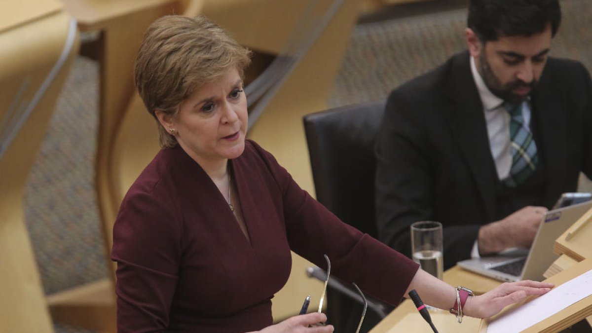 La ministra principal de Escocia, en el Parlamento de Edimburgo.