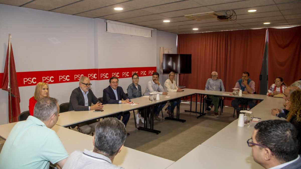 Larrosa y Albares se reunieron con representantes de la comunidad marroquí en Lleida. 