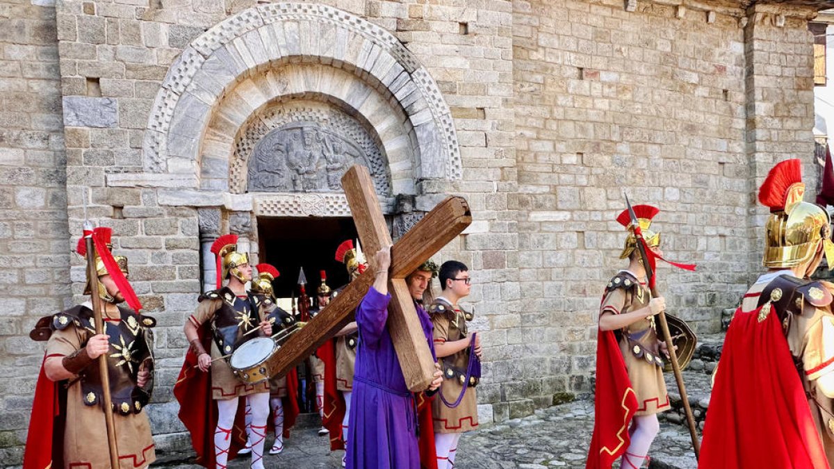 Bossòst celebró el viacrucis ayer por la mañana. 