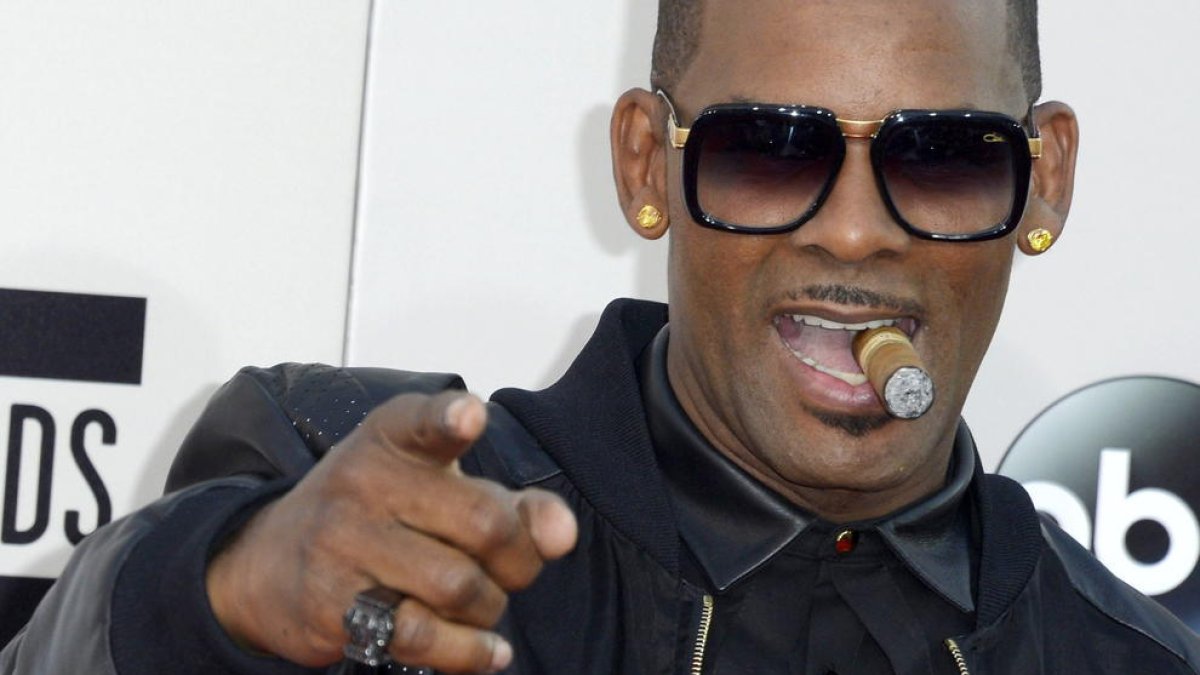 El cantant R. Kelly és condemnat a 30 anys per abusos i tràfic sexual