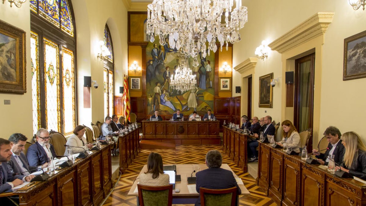 El pleno de la Diputación celebrado ayer.