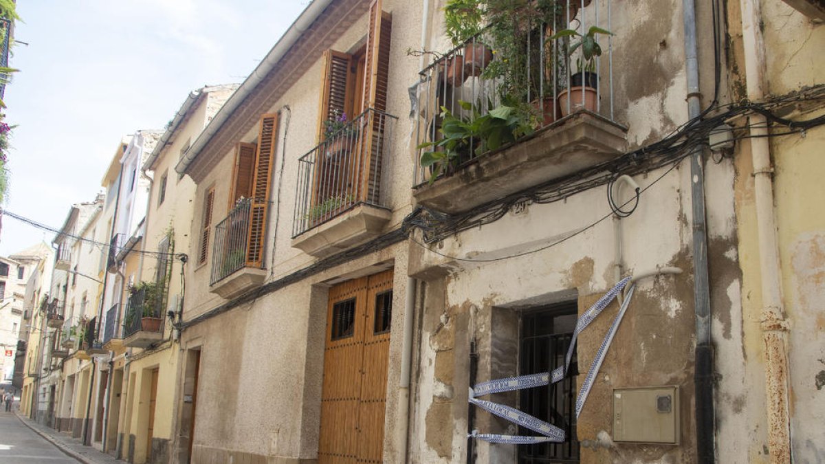 La Policia Local va precintar l’immoble després de la revisió.