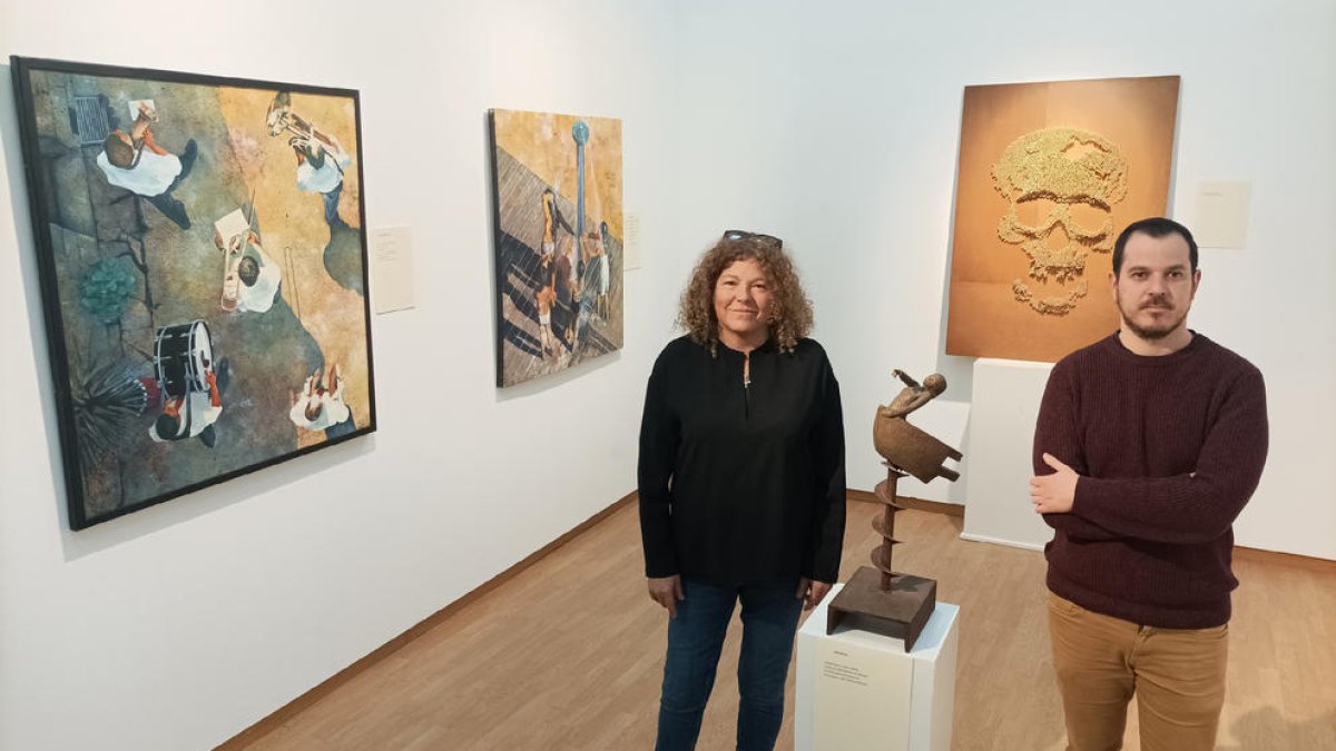 L’artista, a la Sala Marsà de Tàrrega, durant la inauguració.