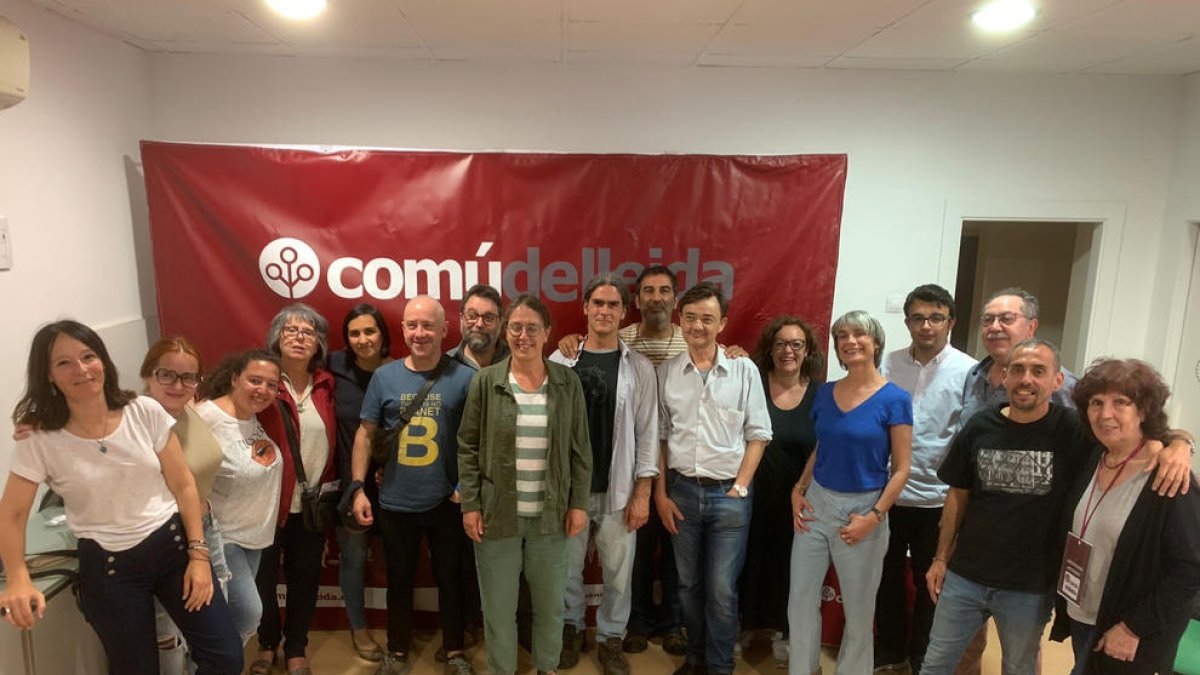 Integrants del Comú, ahir després del recompte.