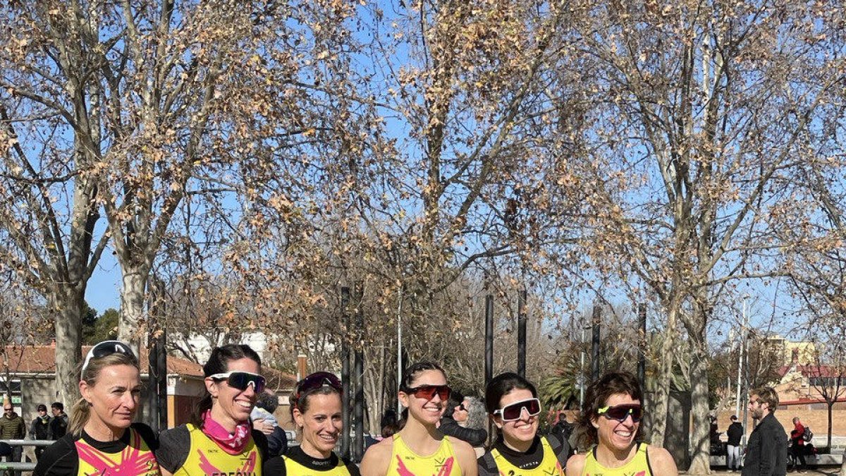 El equipo femenino del tri-440, tercero en el Catalán de duatlón