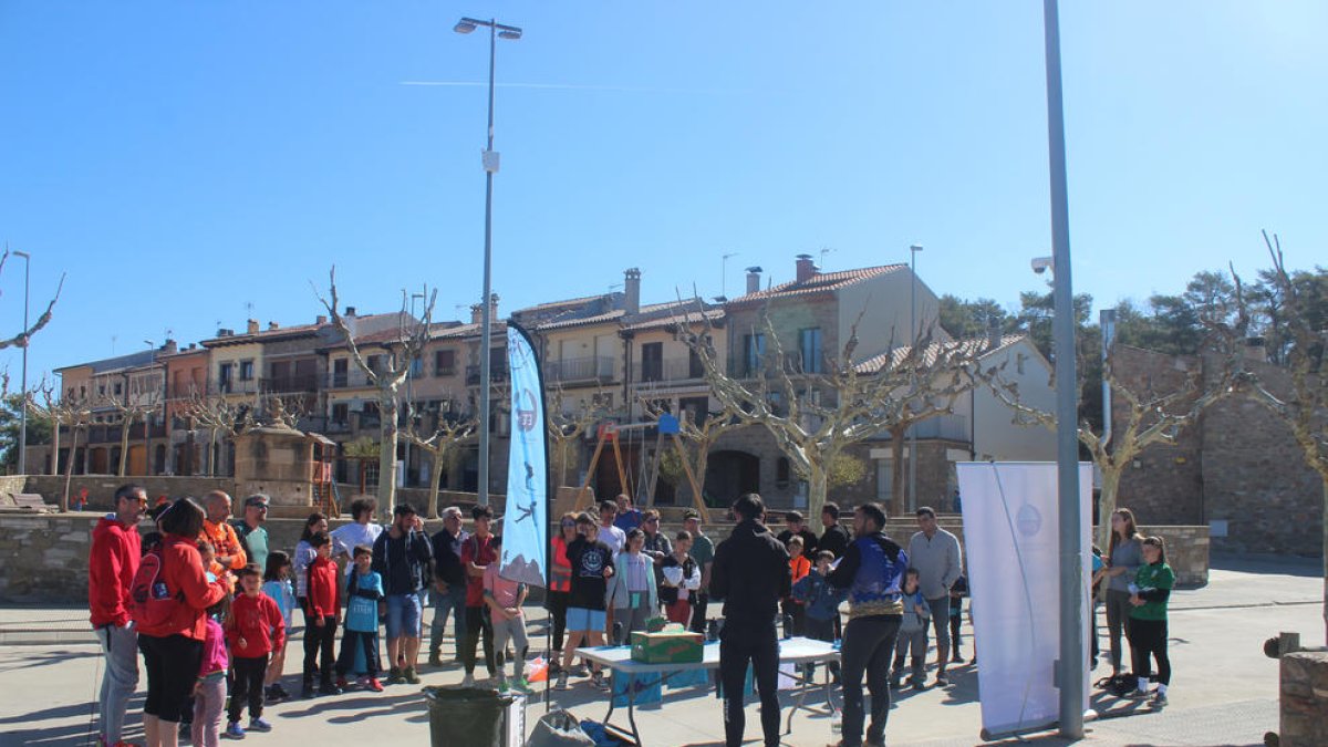 Carrera de orientación en Tiurana por el día Mundial de la Actividad Física