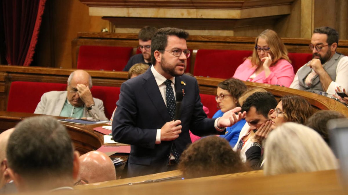 Pere Aragonès en la sesió de control en el Parlament de ayer.