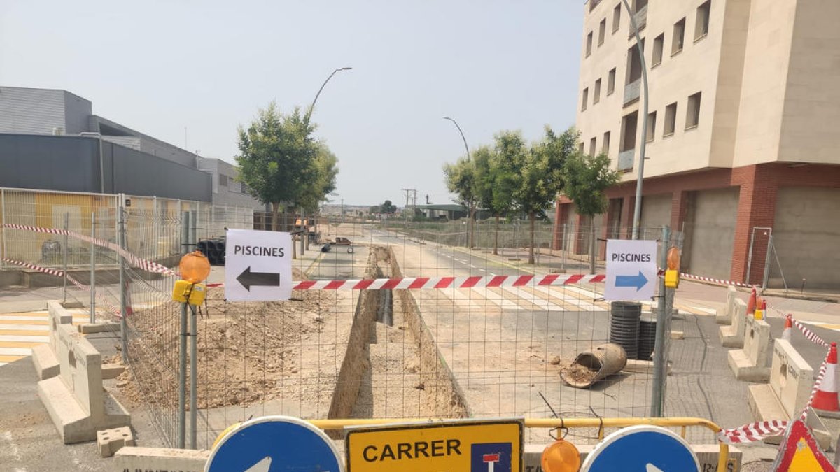 Las obras de urbanización de la calle Fraga de Alcarràs. 