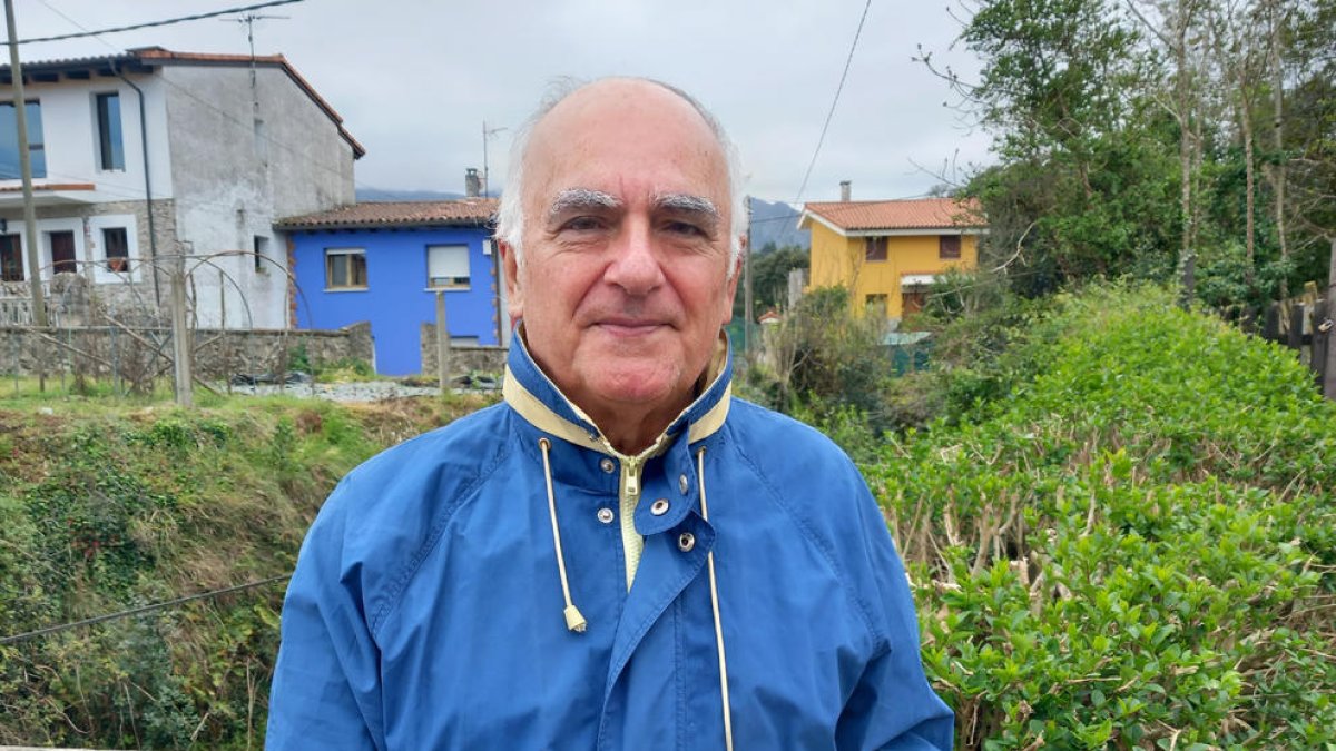 El lleidatà Eladi Romero i la seua nova novel·la, ‘Noche de bodas’.