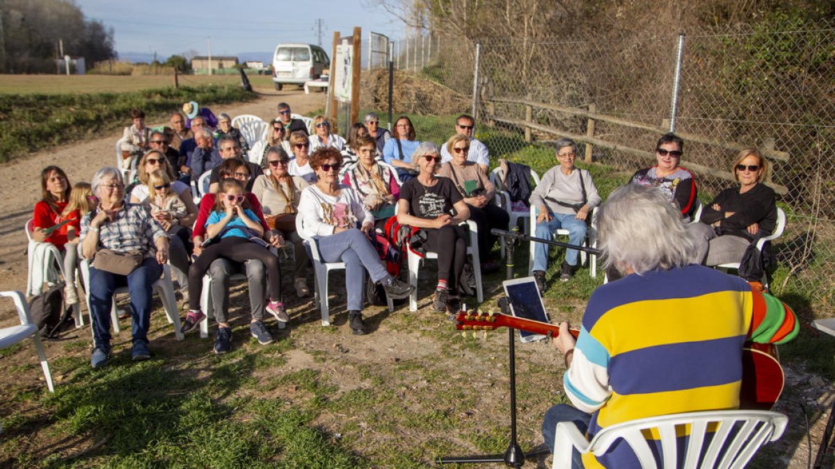 Mig centenar de persones van anar a la jornada reivindicativa.