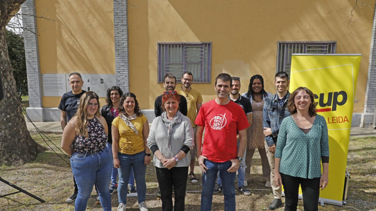 Cobo, en el centro, junto con el resto de miembros de la lista. 