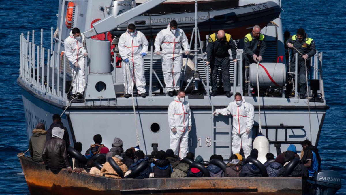 Rescate de inmigrantes el pasado mes de febrero en aguas italianas.