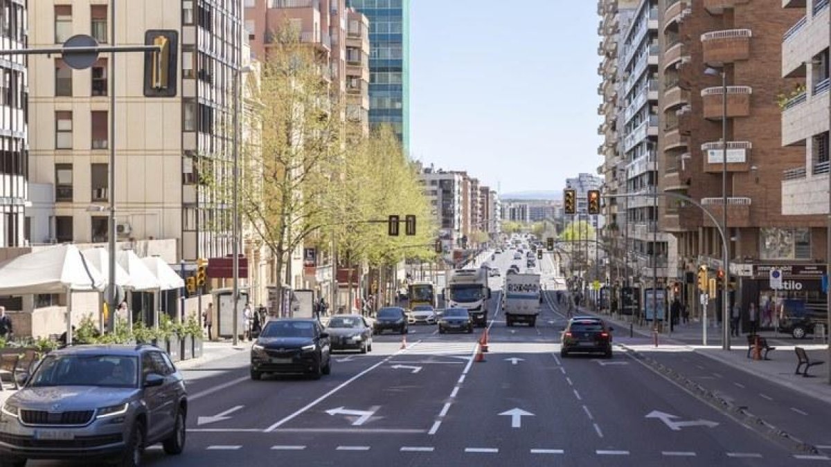 El ayuntamiento de Lleida habilita un giro a la izquierda en la avenida Catalunya para acceder al Centro Histórico
