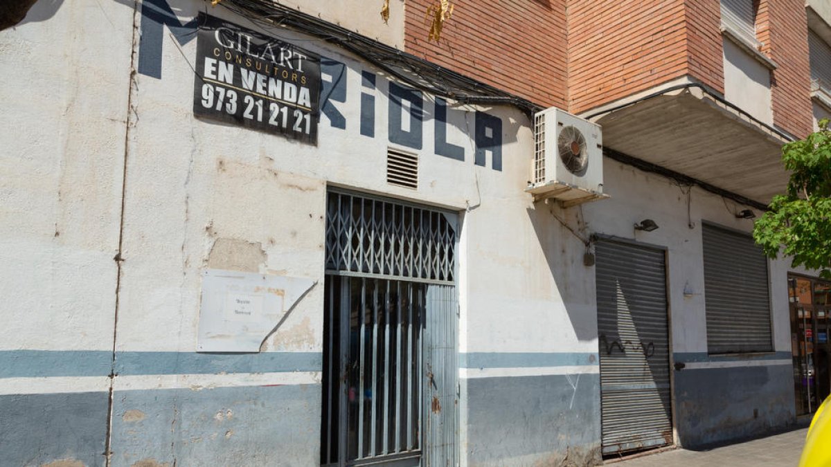 Façana de l’antic mercat al carrer Venus.