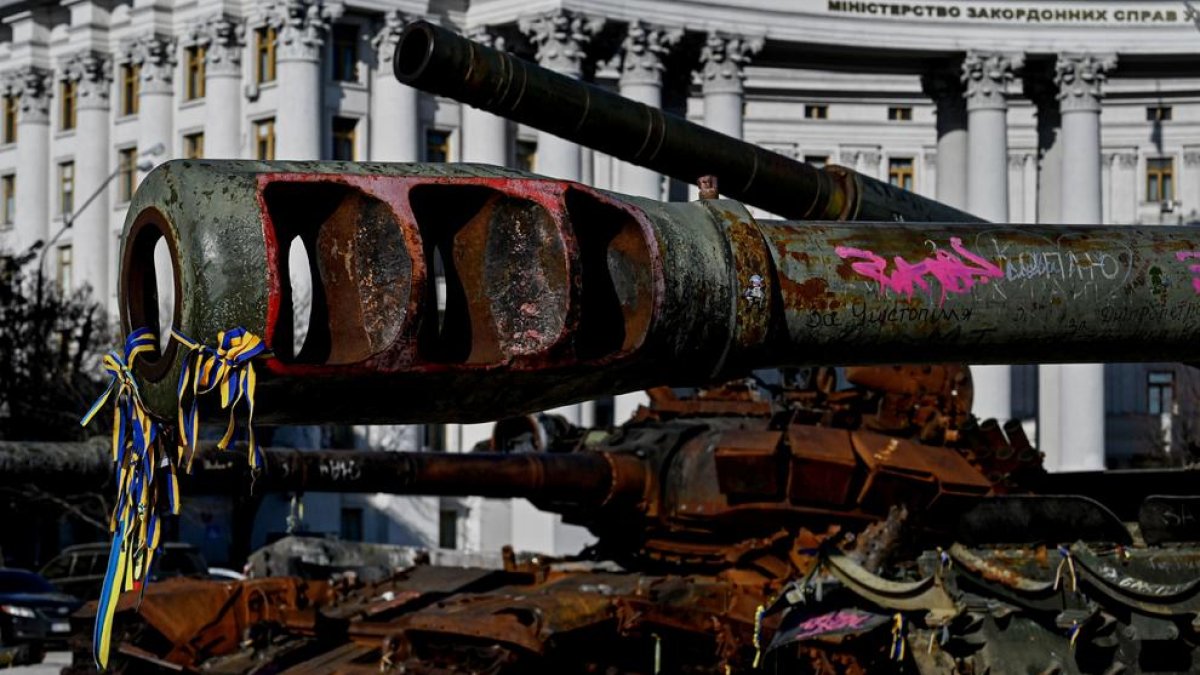 Un tanque ruso en la capital de Ucrania, Kiev.