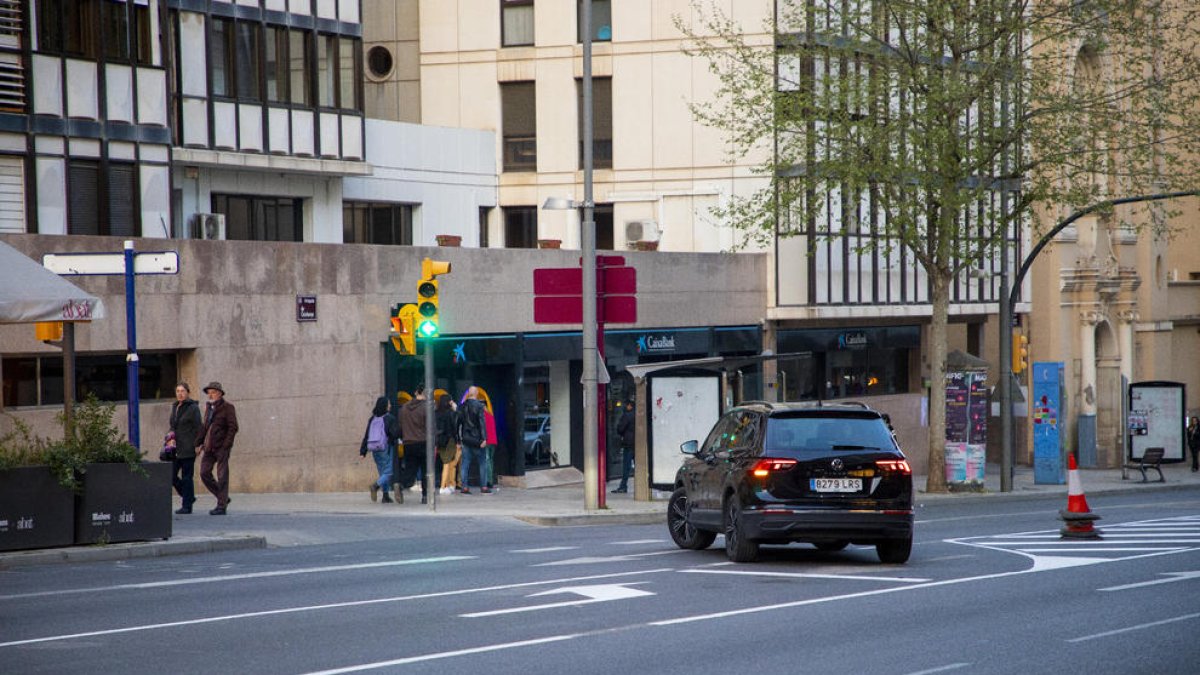 El nou gir serveix per accedir al carrer Bisbe Torres.