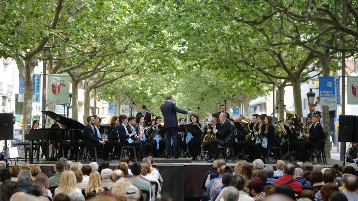 Pleno total al concierto de la Banda Municipal de Música de Lleida