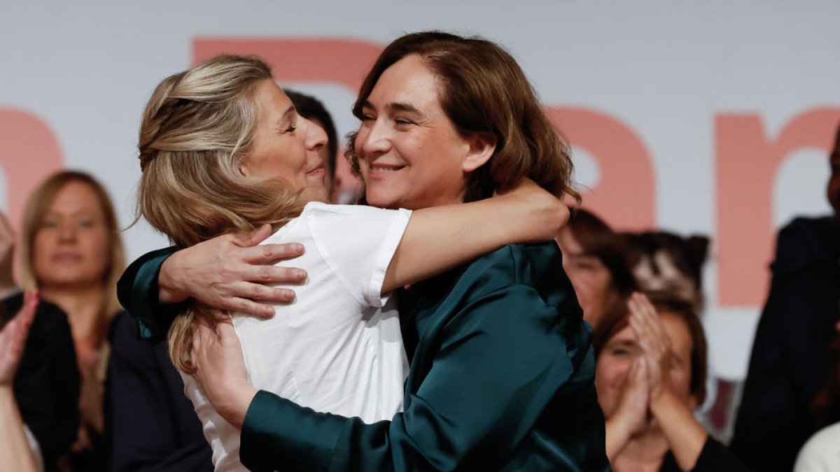 La líder de Sumar va recolzar l’alcaldessa en un acte a Barcelona.