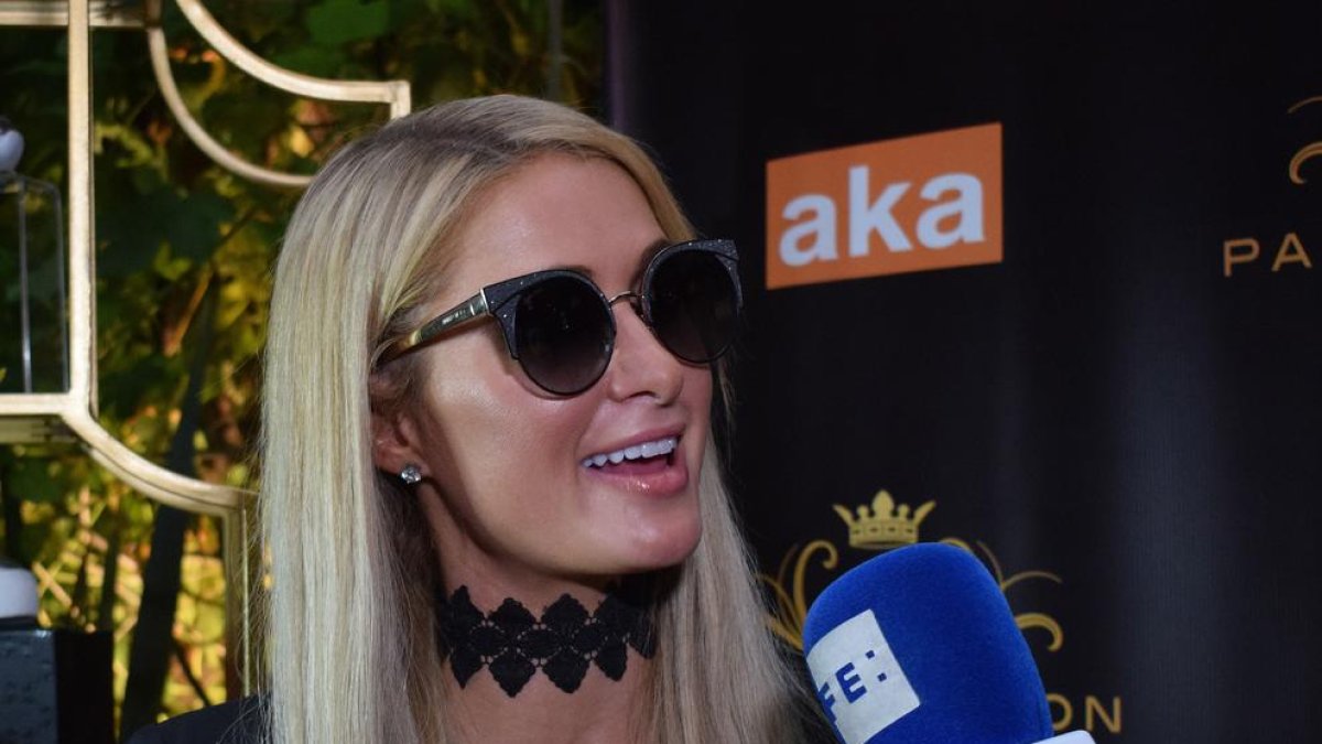 Paris Hilton aprende a cocinar 