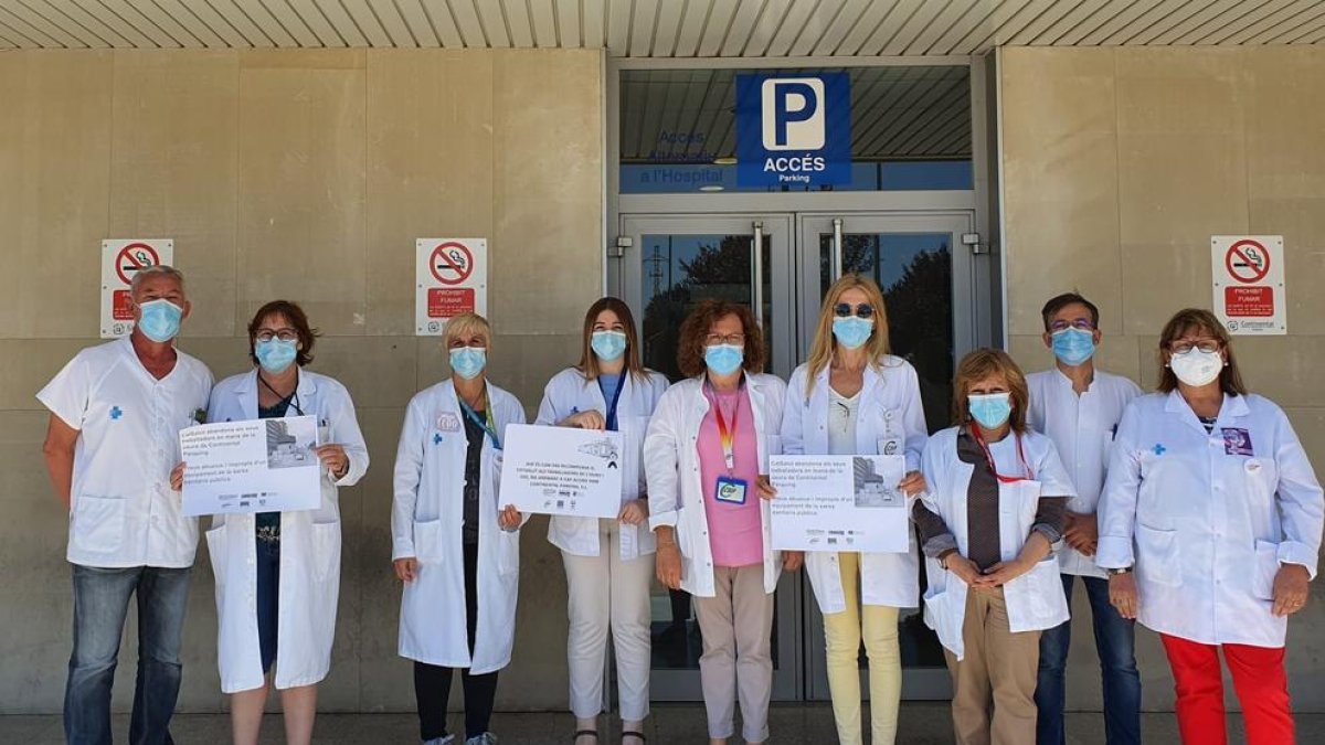 Representantes sindicales protestaron en contra de que el personal de guardia deba pagar el parking.