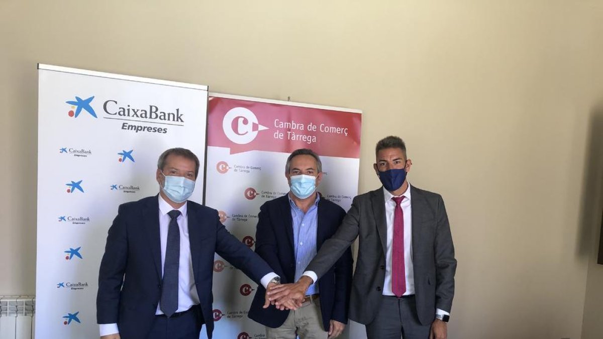 CaixaBank i la Cambra de Comerç de Tàrrega van firmar l’acord.