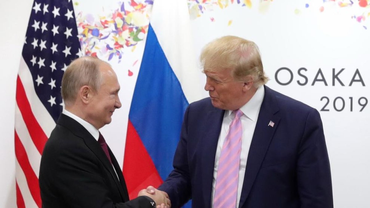 Unos documentos sugieren que Putin interfirió para llevar a Trump al poder