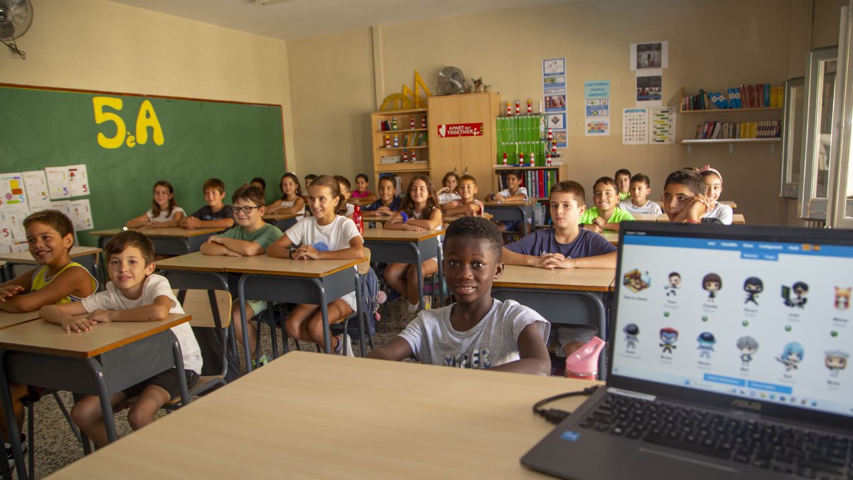Un mestre de Lleida crea aules virtuals amb avatars