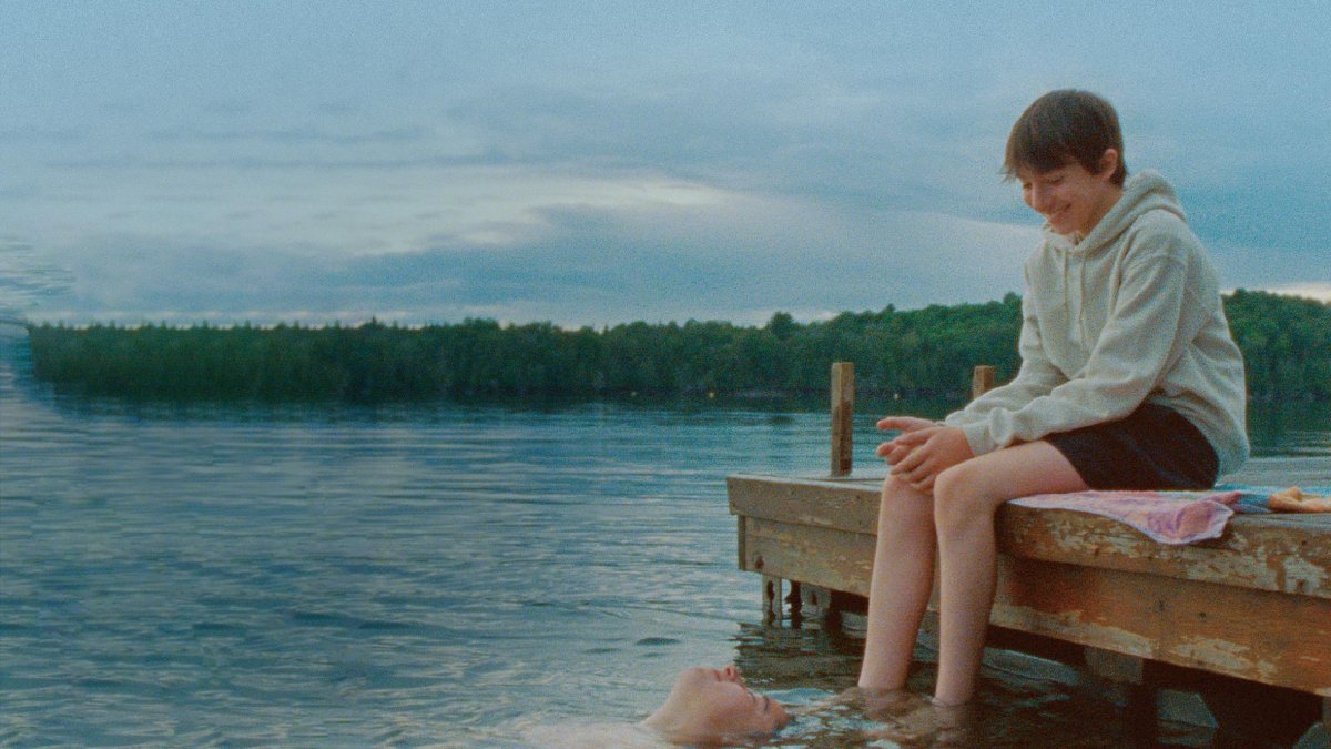 Els dos joves protagonistes de la cinta canadenca ‘Falcon Lake’.