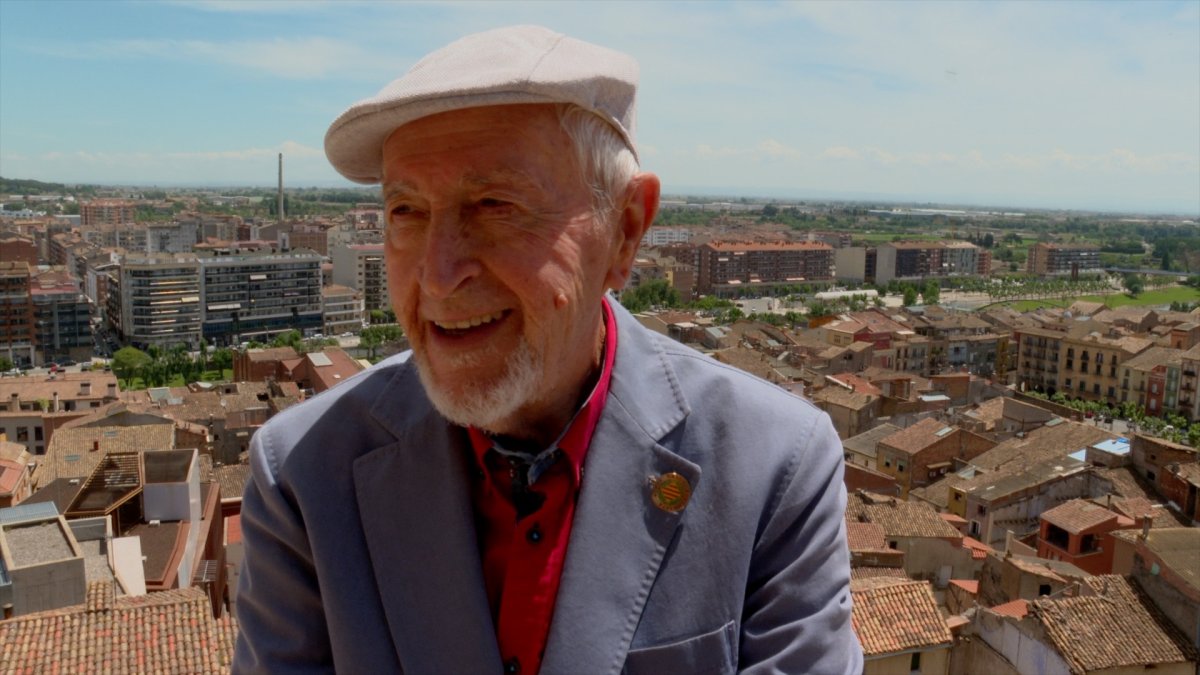 Josep Vallverdú repassa els seus 100 anys de vida i obra.