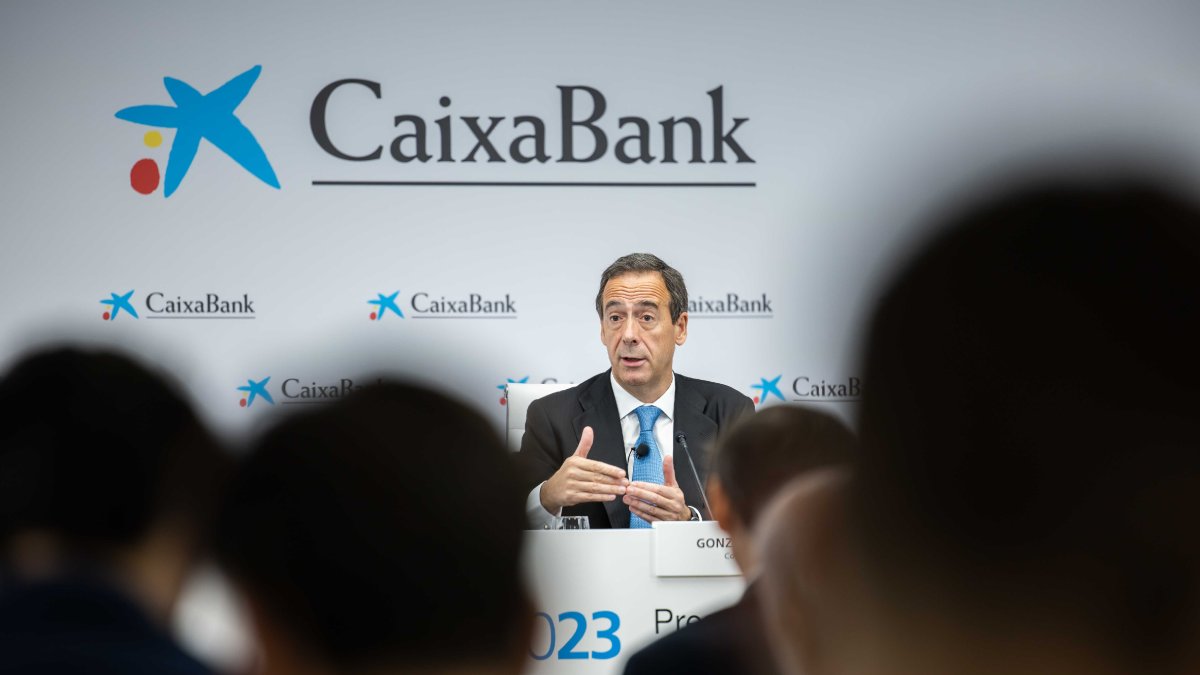 El conseller delegat de CaixaBank, Gonzalo Gortázar, en un moment de l’acte d’ahir a València.