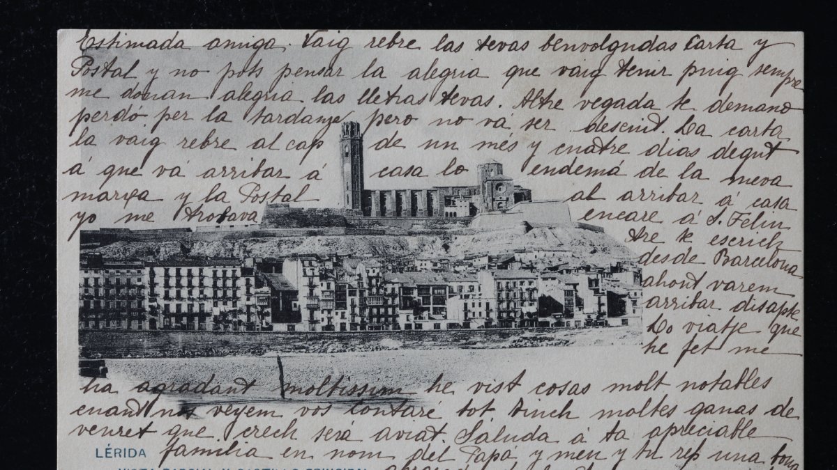 Una postal del 1904 amb ‘Lo Castell’ sobre Lleida i el Segre, escrita a l’anvers com es feia llavors.