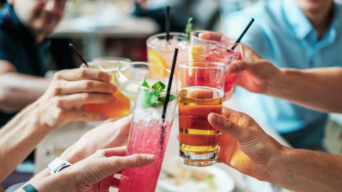 L'alcohol és una beguda present i recurrent en la nostra vida quotidiana més enllà de l'oci i la festa