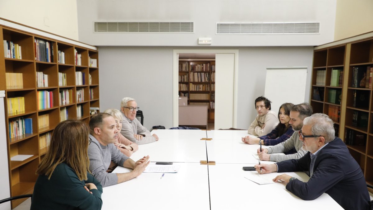 L’associació veïnal es va reunir ahir amb l’alcalde, Fèlix Larrosa.