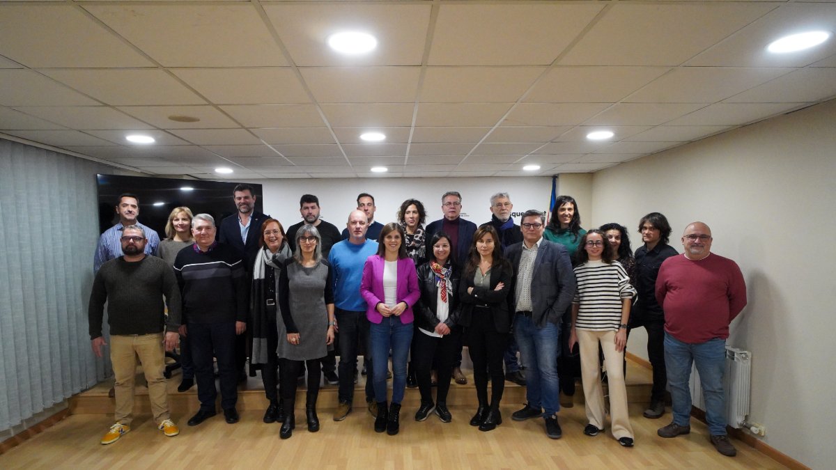 La direcció i alts càrrecs d’ERC, ahir amb representants dels mitjans de comunicació de Lleida.