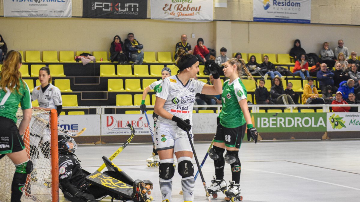 Dai Silva celebra un gol en el partit davant de l’Alcobendas.