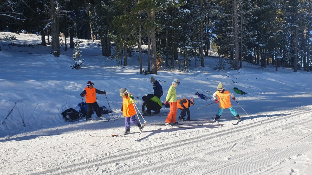 Un grup de l’escola El Vinyet de Solsona a Tuixent-la Vansa.