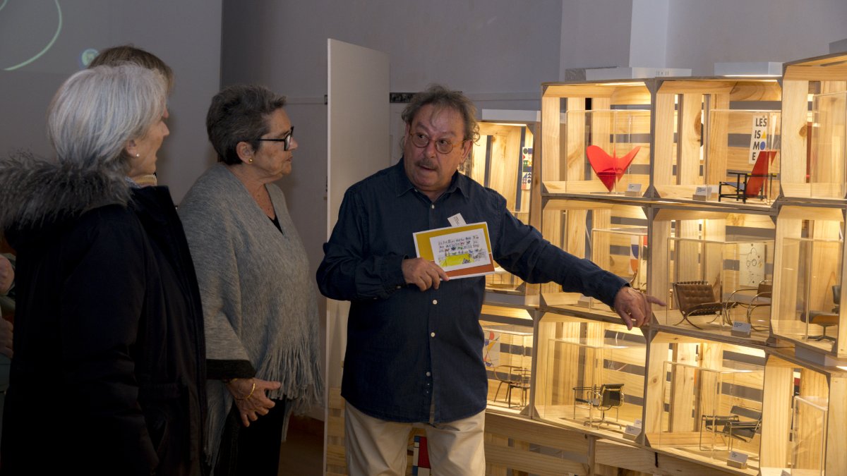 Joan Mestre va inaugurar ahir la mostra al Cercle de Belles Arts.