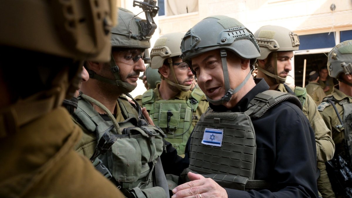 Imatge de Netanyahu amb les tropes israelianes a Gaza.