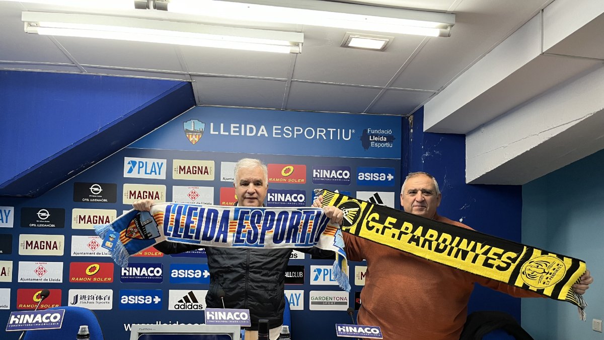 Luis Pereira i Rafa Gimena, ahir després de la firma del conveni entre els dos clubs.