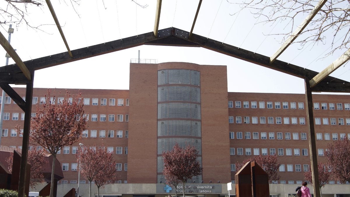 Imatge d’arxiu de l’edifici principal de l’hospital universitari Arnau de Vilanova.