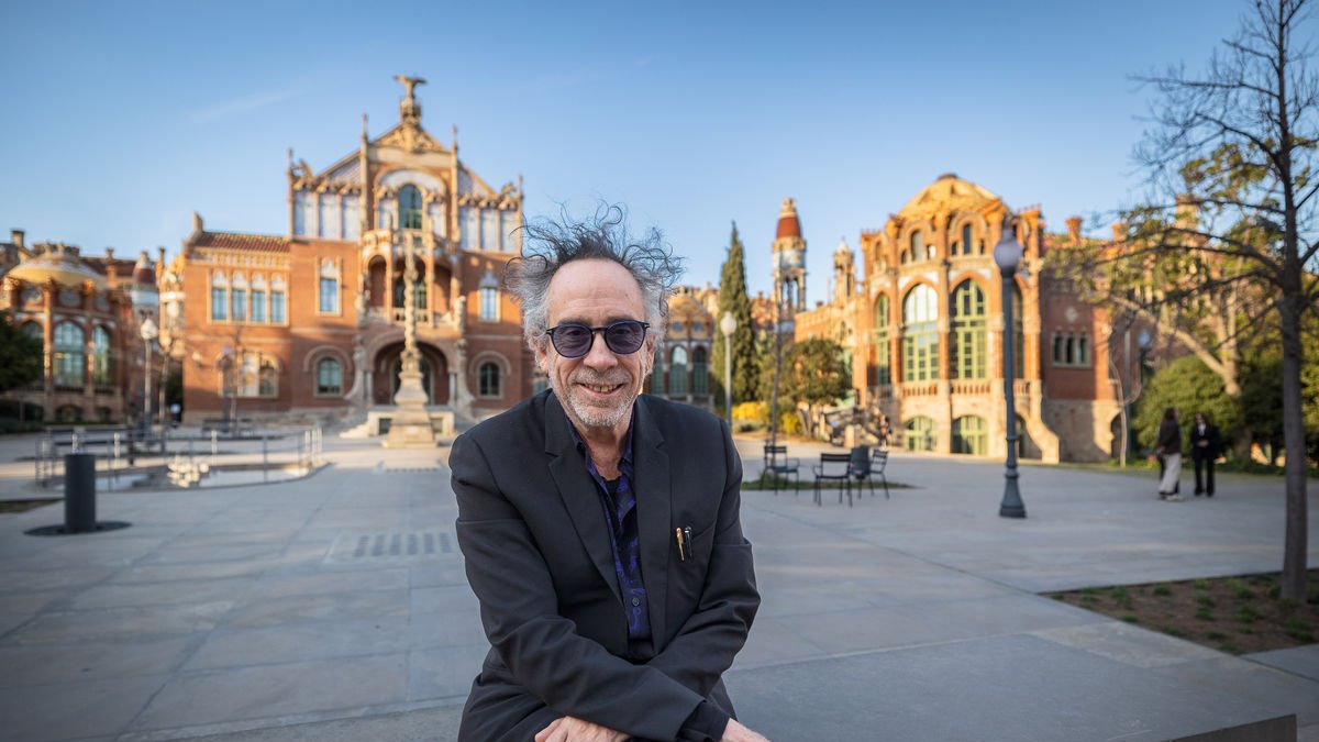 El cineasta Tim Burton, de turista a Barcelona abans d'estrenar exposició