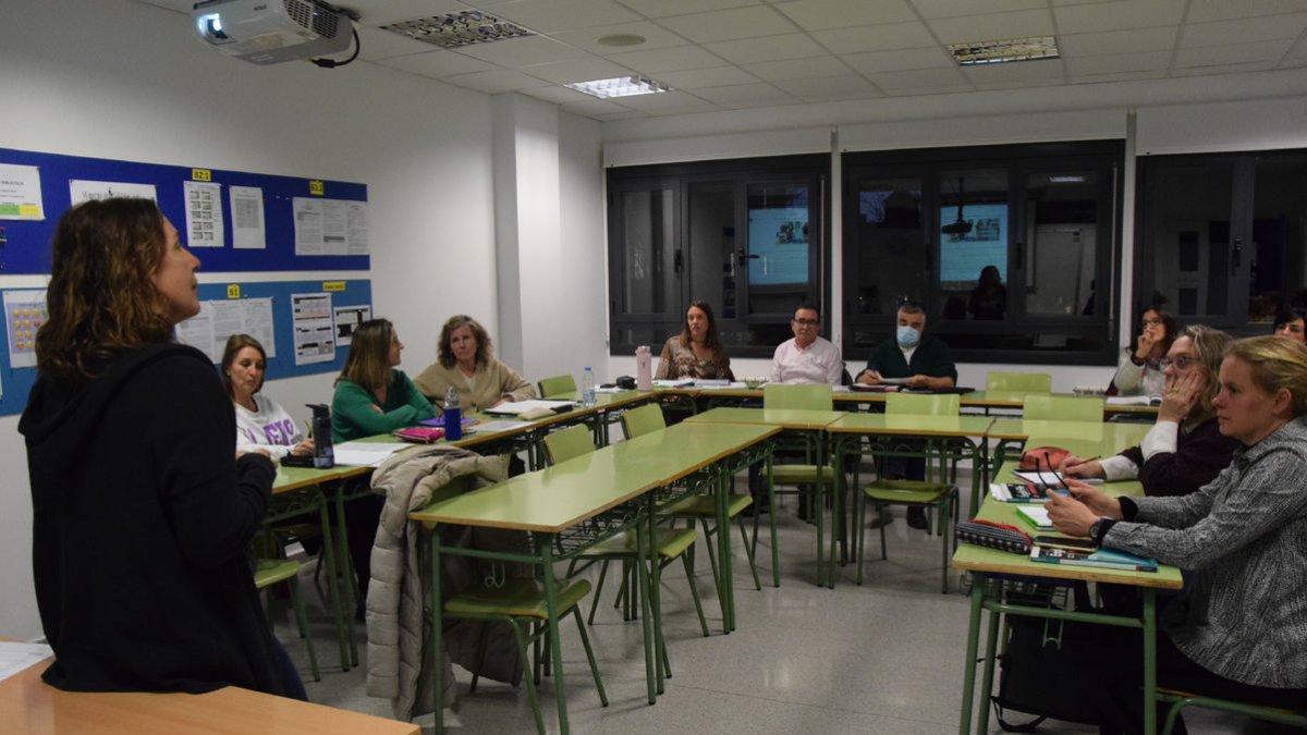 Una de les classes a l’Escola Oficinal d’Idiomes de la Seu d’Urgell, al Centre Cultural Les Monges.