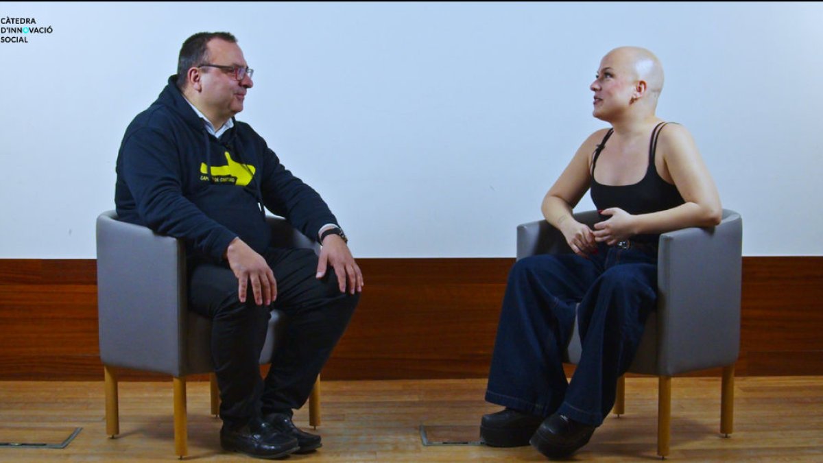 Conversa entre el rector Manel Mercadé i La Barbie Calva.