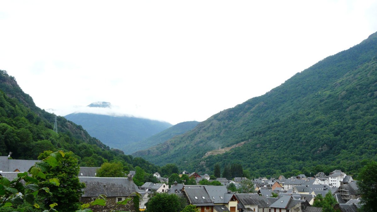 Imatge de la localitat de Les, a la Val d’Aran.