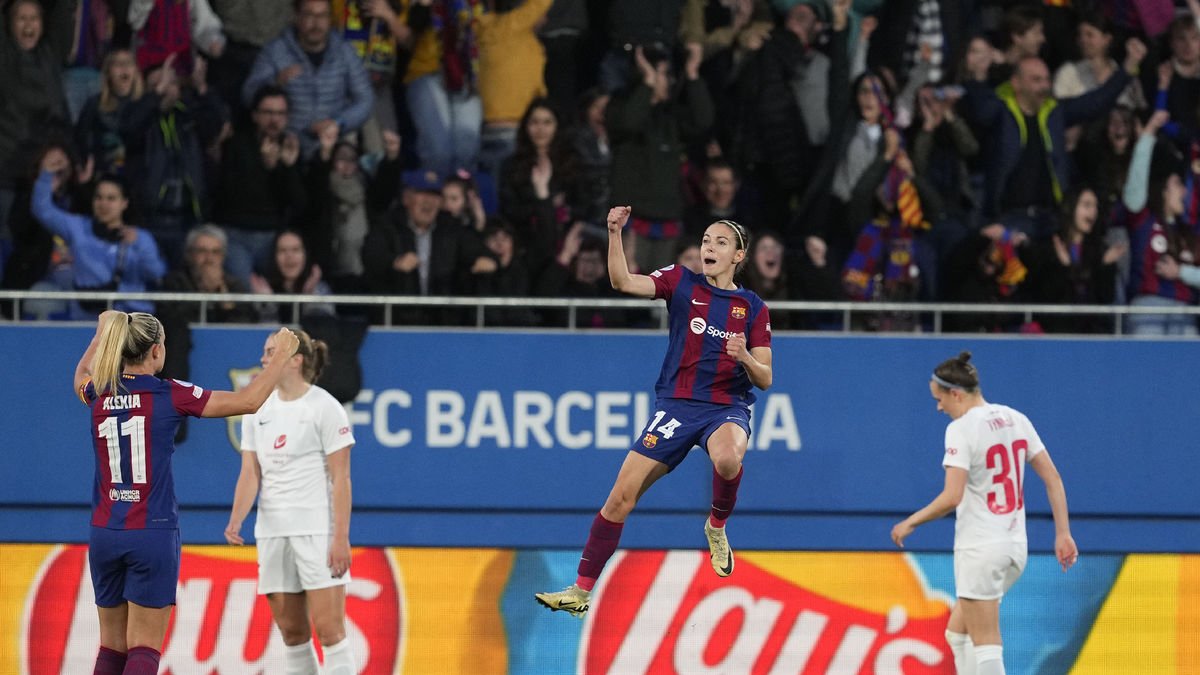 Aitana Bonmatí celebra el primer gol.