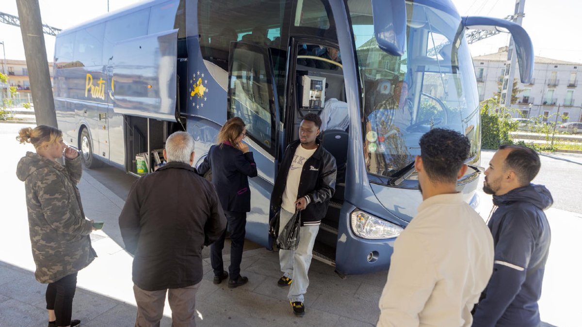 Els viatgers van ser traslladats amb autocar des de Sant Martí Sesgueioles fins a Cervera.