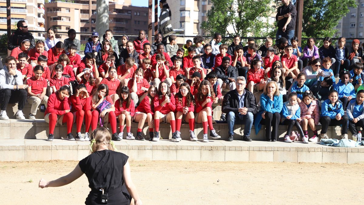Alumnes de centres de Lleida van assistir ahir a la clausura del programa als Camps Elisis.