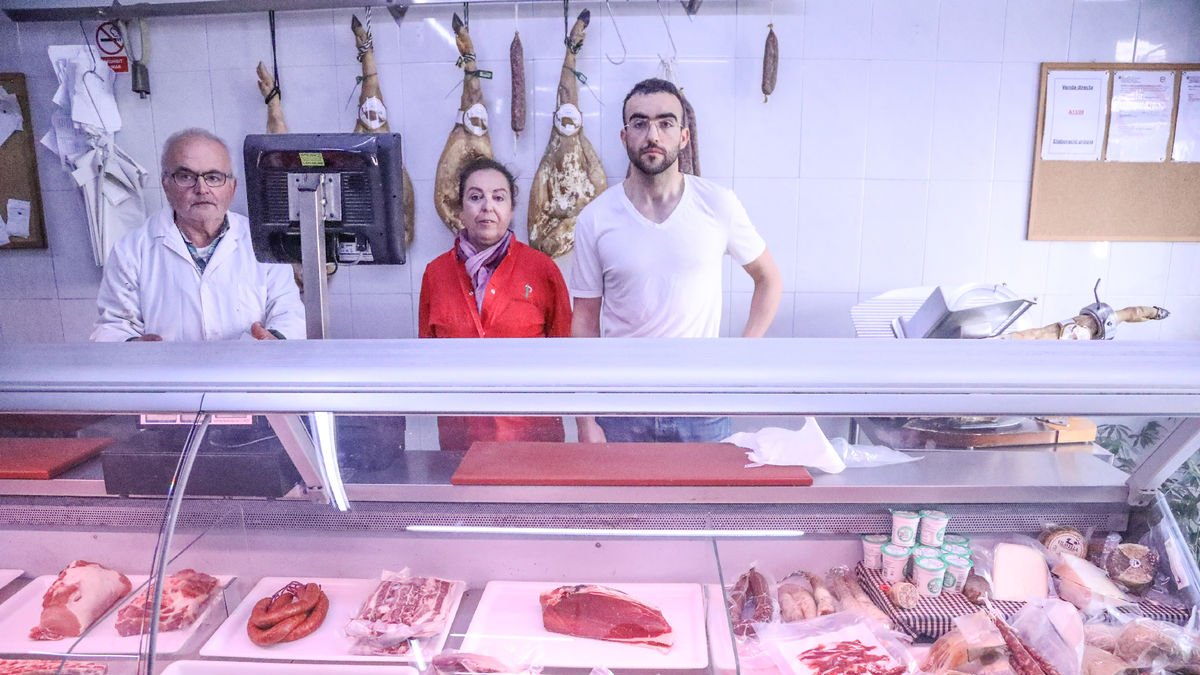 El Saül protagonitza a la Carnisseria Boté un dels escassos casos de relleu generacional del sector al Pallars.