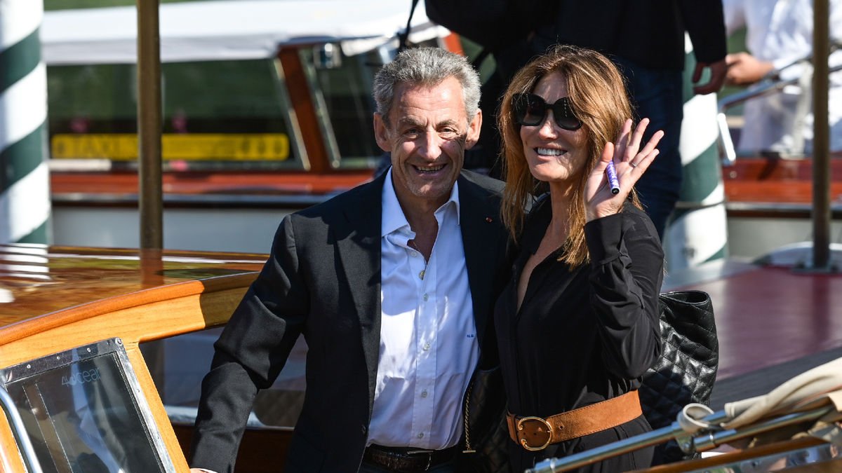 Nicolas Sarkozy i Carla Bruni en el moment d’arribar al Festival de Cine de Venècia al setembre.